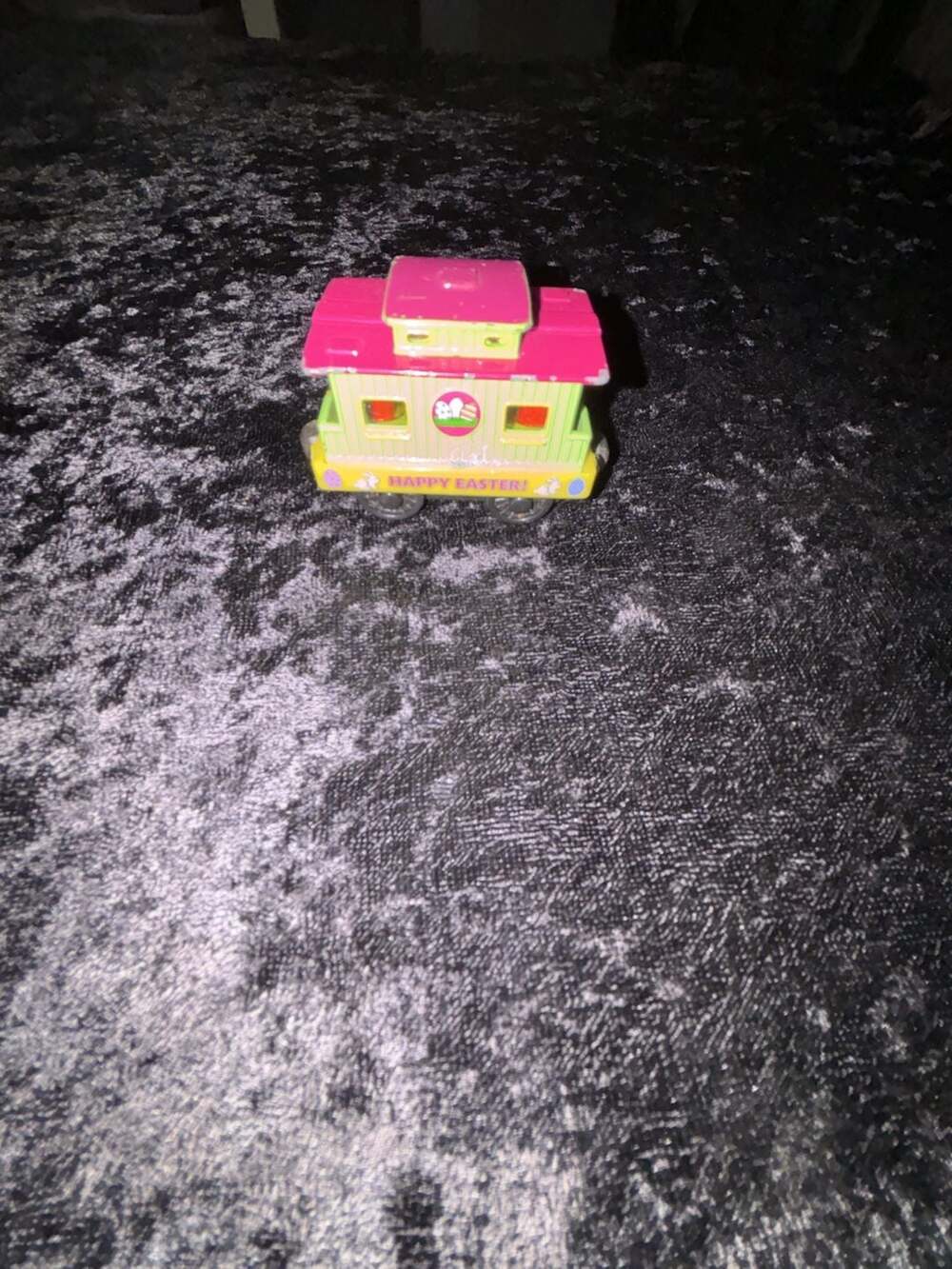 THOMAS AND FRIENDS 2002 EASTER CABOOSE & EASTER EGG CAR